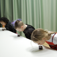 Schokokuss-Wettessen der 1. Klassen