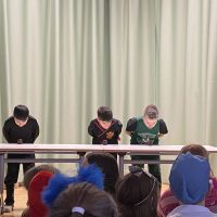 Schokokuss-Wettessen der 4. Klassen