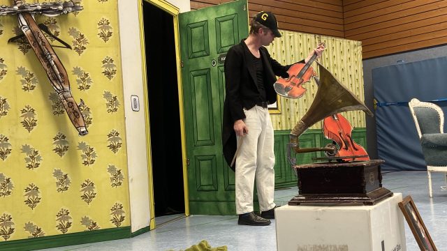 Marco Rolfes bei der 2. Aufführung für Klasse 3 und 4