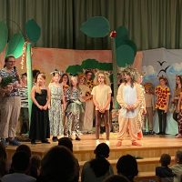 Frau Land bedankt sich bei allen Mitwirkenden.