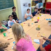 Schlüsselanhänger basteln (Angebot des Schulkindergartens)