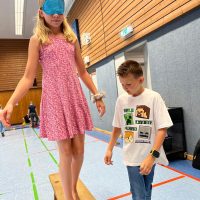 Sinnesparcours in der Turnhalle (Angebot der 3a und 3b)